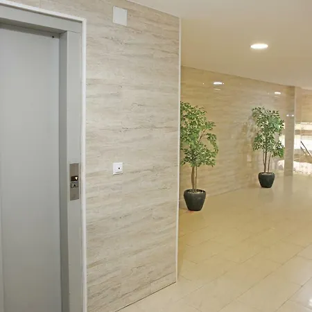 Apartament Mariya 18 *
